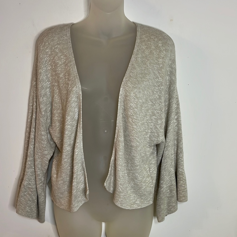 Soho Street Cardigan Sweater Women's Size M Open Front Oatmeal Knit Sweater